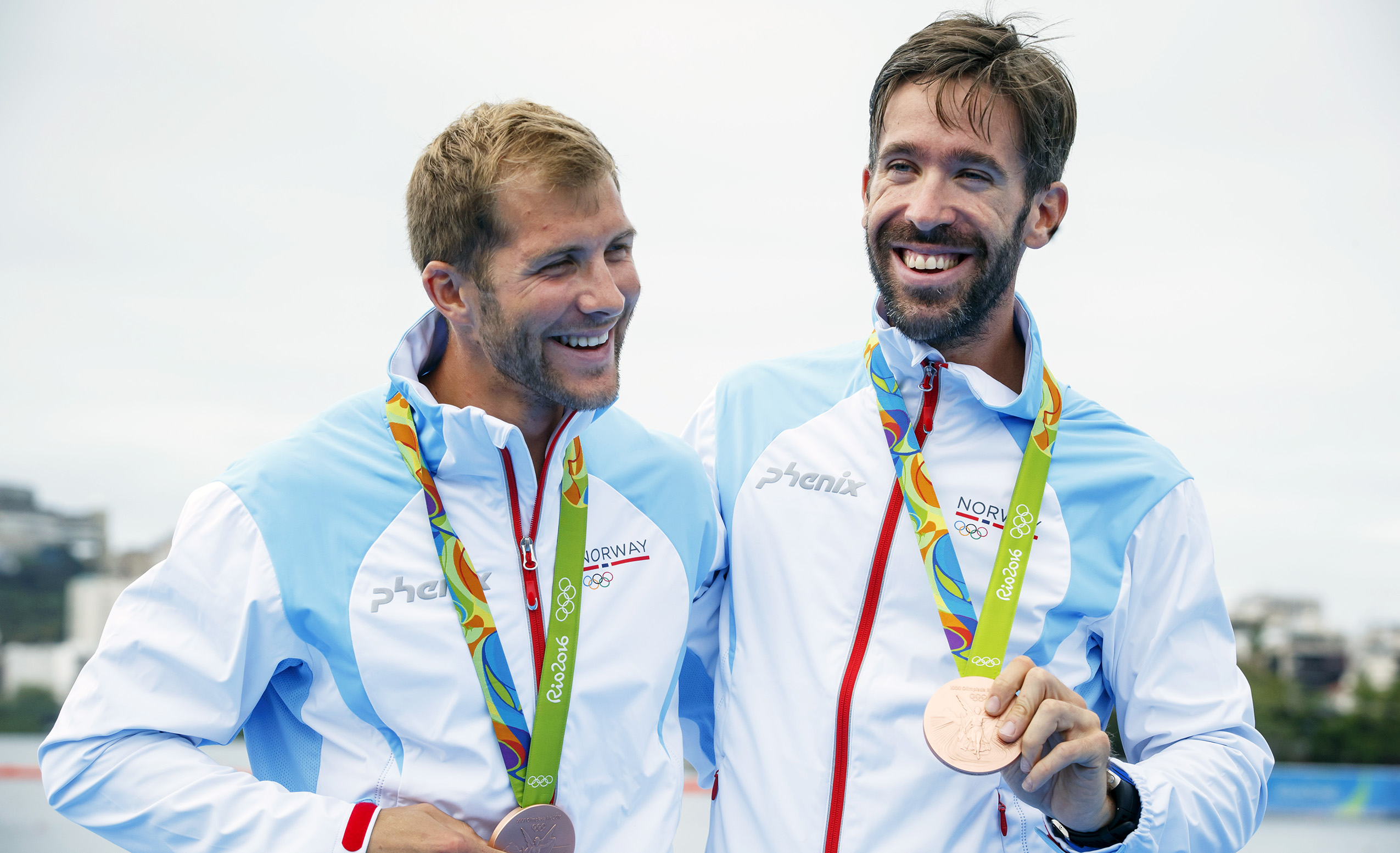 Are Strandli (fra h.) og Kristoffer Brun tok OL-bronse i Rio. Nå hyller Strandli alle de frivillige i Idretts-Norge. Foto: NTB Scanpix 