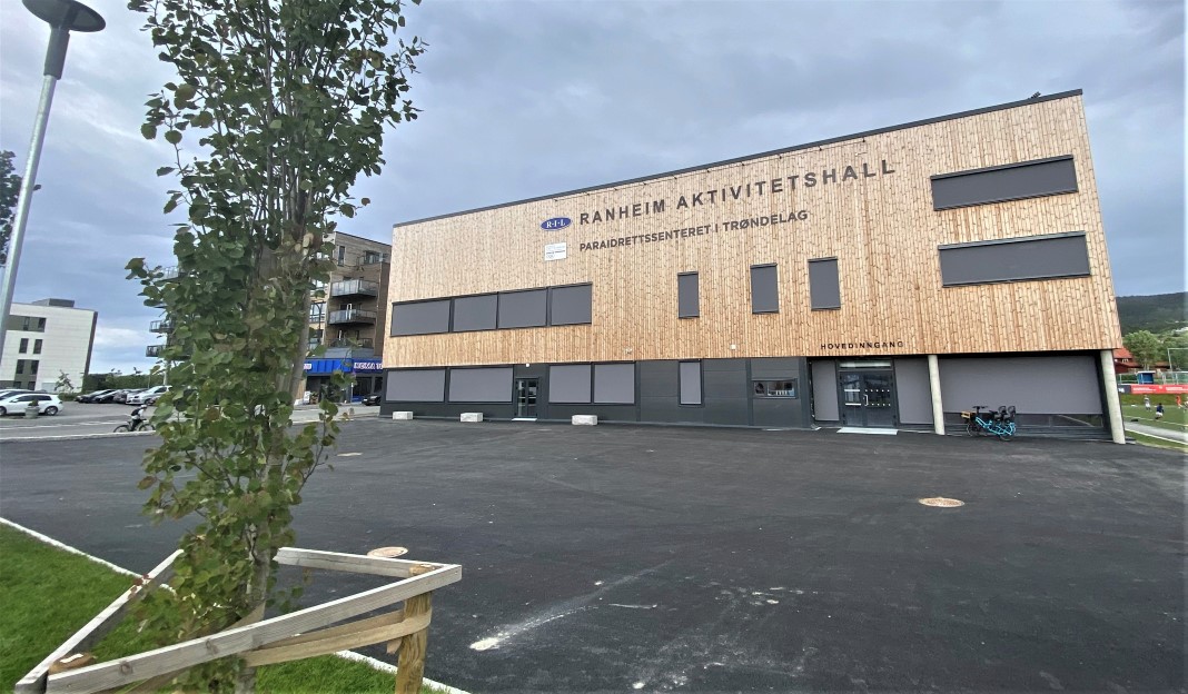 Paraidrettssenteret har hovedsete i Ranheimsfjæra 44 i Trondheim.