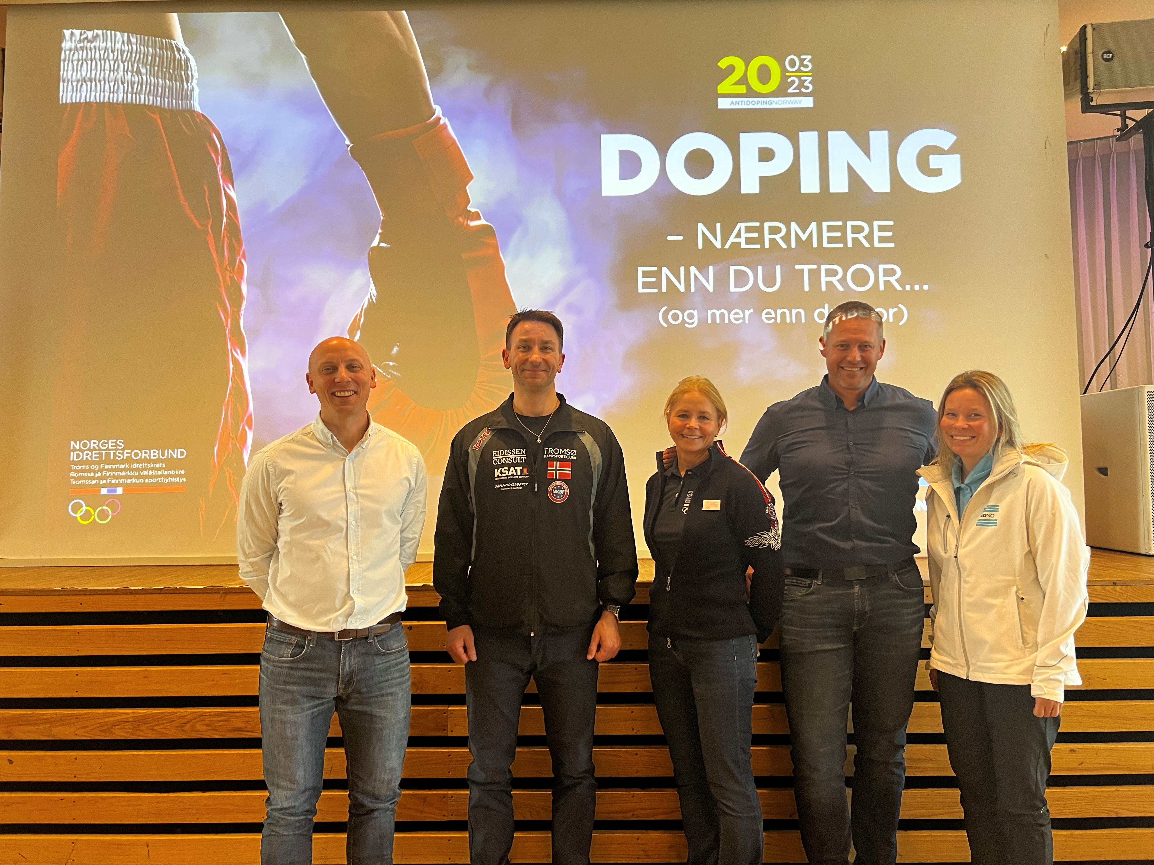 Fornøyde foredragsholdere. Fra venstre: Fredrik Lauritzen, Andreas Danielsen, Inger-Lise Brones, Morten Heierdal og Ina Høiland.