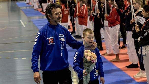 Sarpsborg Karateklubb skal drive et tilbud som gir barn med Downs syndrom muligheten til å trene og konkurrere i karate. Foto: Juan Guillermo Lopez