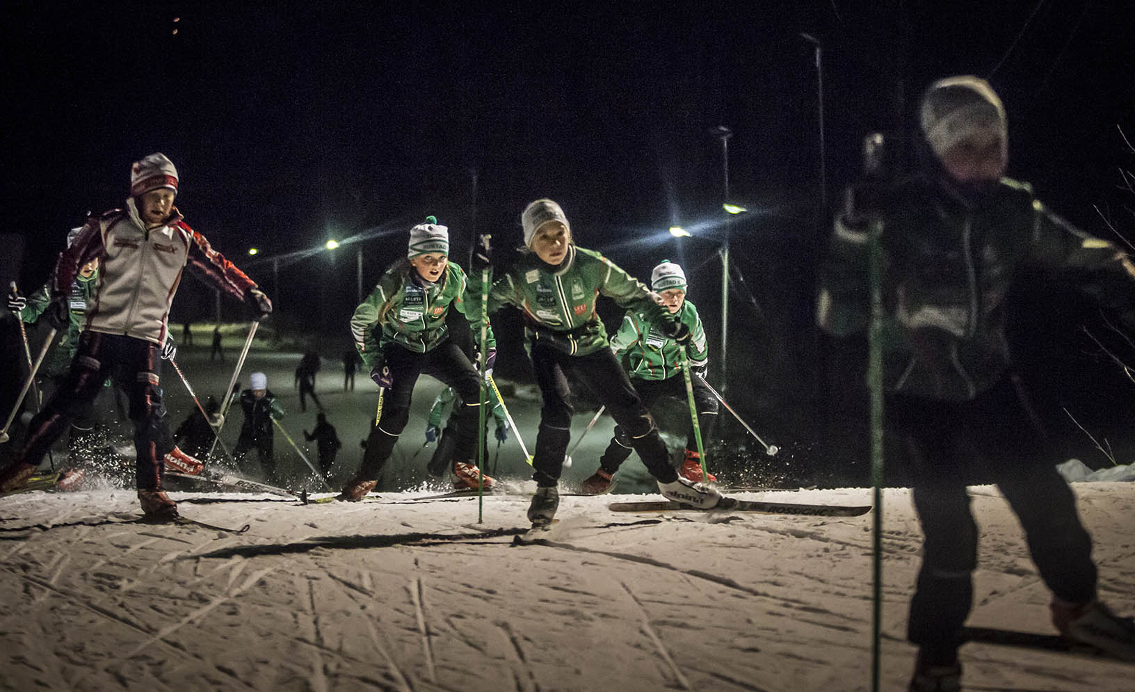 Fra 20. januar kan barn og ungdom trene som normalt ute og inne, også i kontaktidretter. Foto: Eirik Førde