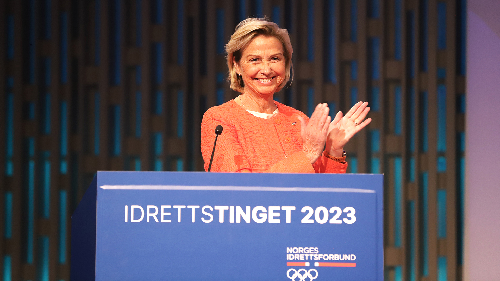 Idrettspresident Berit Kjøll på talerstolen under Idrettstinget 2. juni 2023. Foto: Geir Owe Fredheim