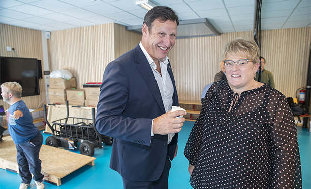 Idrettspresident Tom Tvedt og kultur- og likestillingsminister Trine Skei Grande (V) er enige om at alle barn skal få mulighet til å delta jevnlig i én organisert fritidsaktivitet. Foto: NTB Scanpix