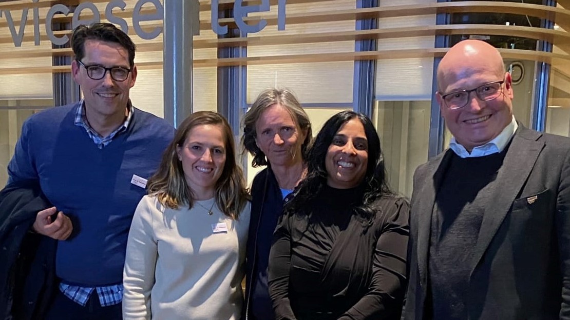 André Hansen og Camilla Borgan (adm. Viken idrettskrets), Hilde Stokke (styremedlem, Viken idrettskrets), kultur- og likestillingsminister Lubna Jeffery og Nils Einar Aas (generalsekretær Norges idrettsforbund)