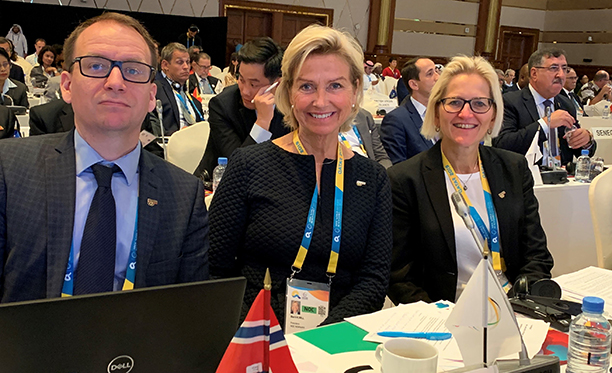 Magnus Sverdrup, leder av internasjonal avdeling, idrettspresident Berit Kjøll og generalsekretær Karen Kvalevåg er tilstede på generalforsamlingen i ANOC. 