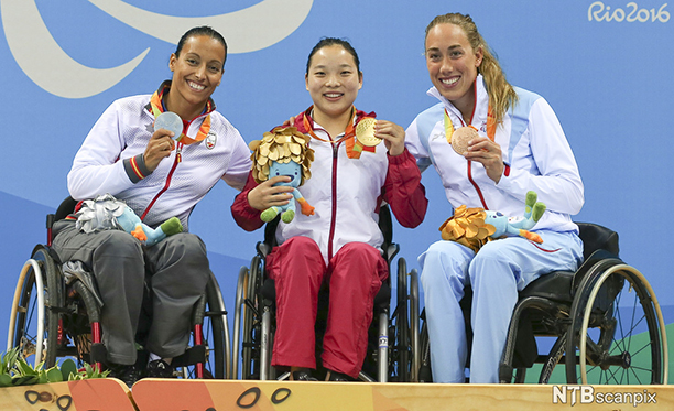 Sarah Louise Rung var godt fornøyd med bronse på 200 meter fri. Foto: NTBScanpix/Sergio Morales/Reuters