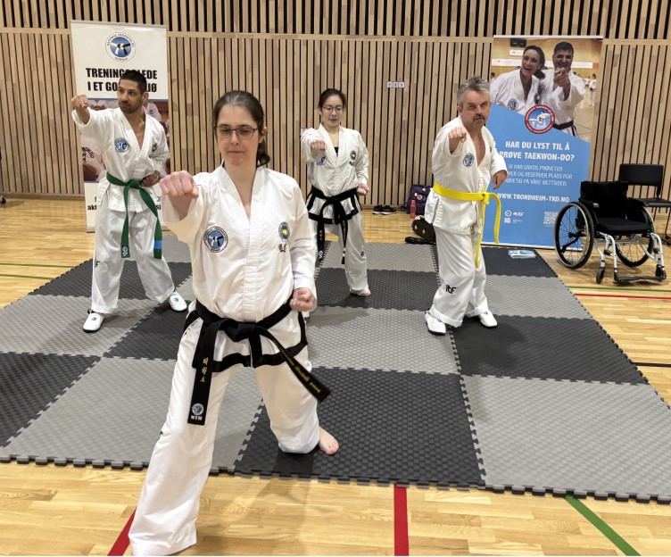 Åpne paraidrettskvelder i bordtennis, taekwondo og tennis