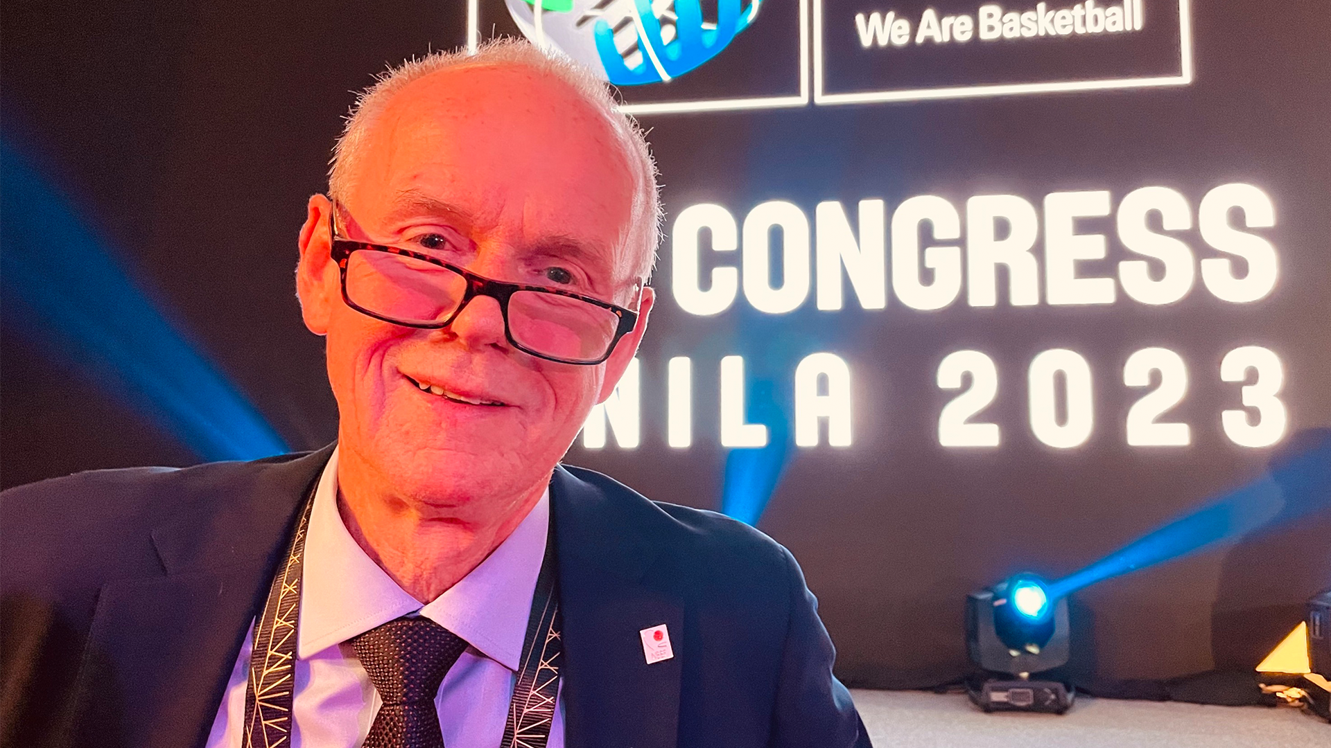 Norges basketballforbunds visepresident, Tor Christian Bakken, ble som den første nordmannen noensinne valgt inn i FIBA Worlds styre i går under FIBA-kongressen i Manila. Foto: Norges basketballforbund.