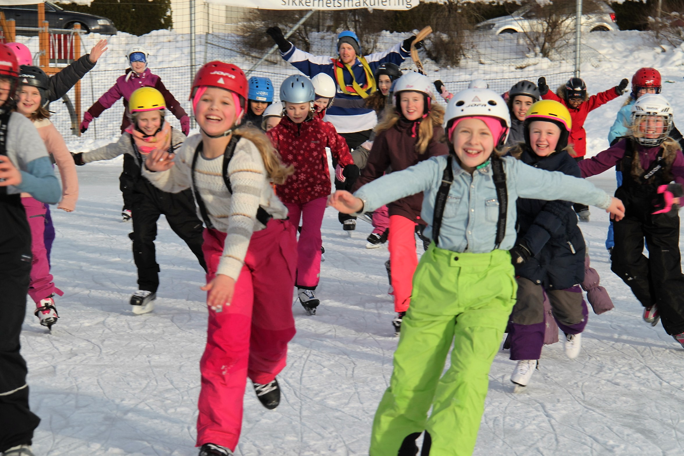 Barn på skøyter.png