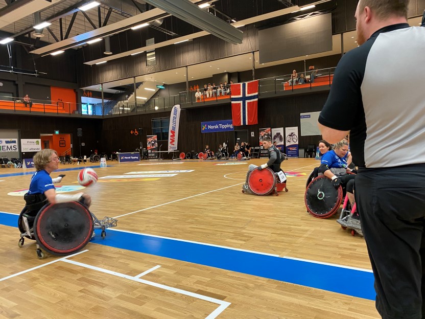 Rullestolrugby er en av mange idretter/ aktiviteter man kan prøve under det store paraidrettsarrangementet i Ørland Sparebank Arena på Brekstad torsdag 7. september.