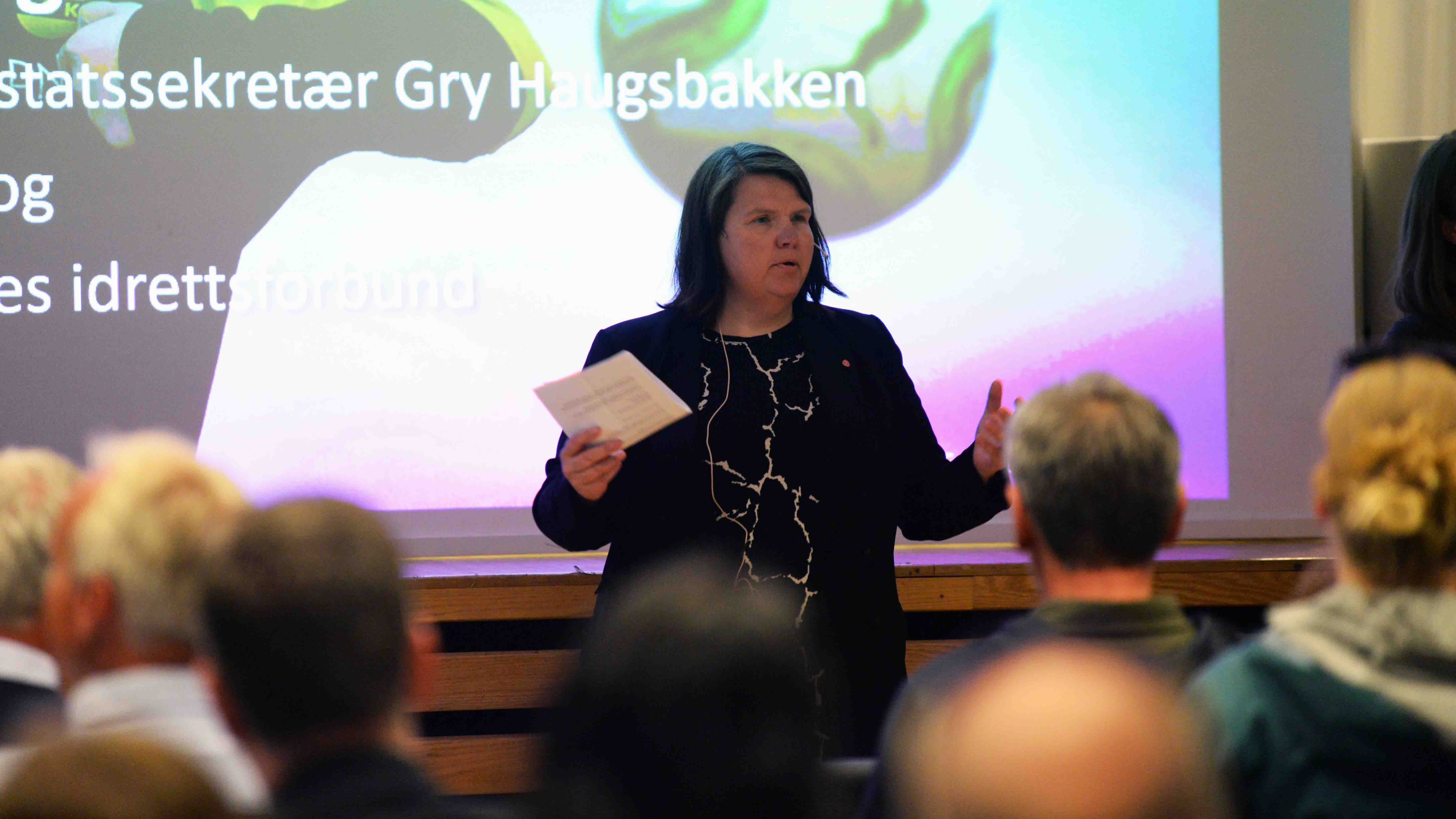 Gry Haugsbakken, statssekretær for kultur- og likestillingsminister Anette Trettebergstuen, var på plass i Tromsø fredag. Foto: Pernille Ingebrigtsen
