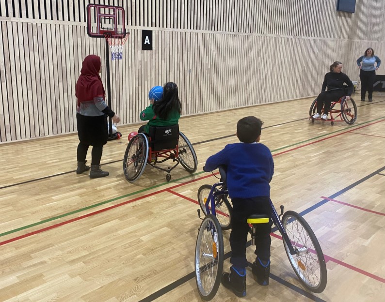 Utprøving av idretter/ aktiviteter og aktivitetshjelpemidler tilpasset barn, unge og voksne med funksjonsnedsettelse i Grong 16. mai