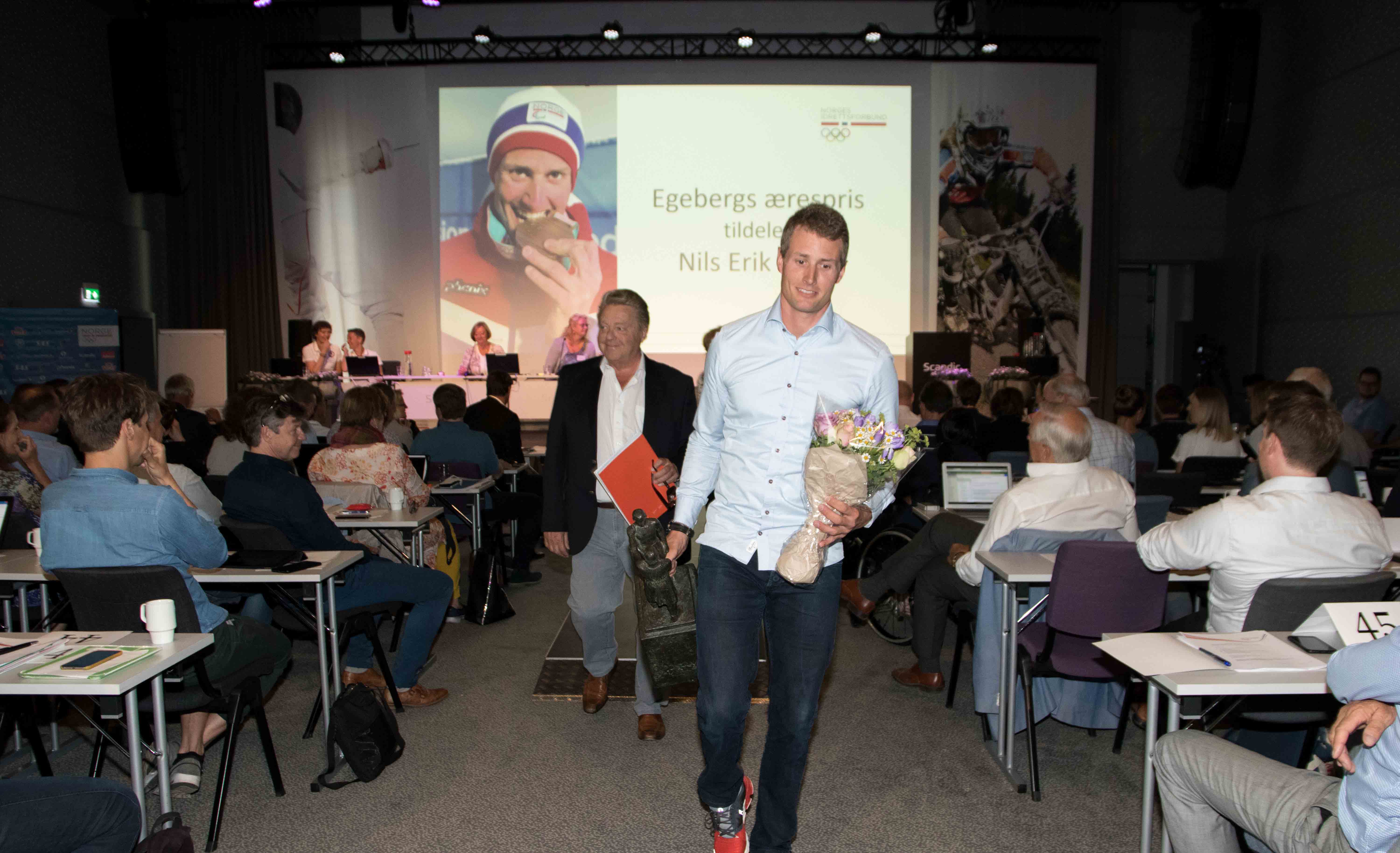 Nils Erik mottok Egebergs Ærespris på Ledermøtet 2018. Foto: Geir Owe Fredheim