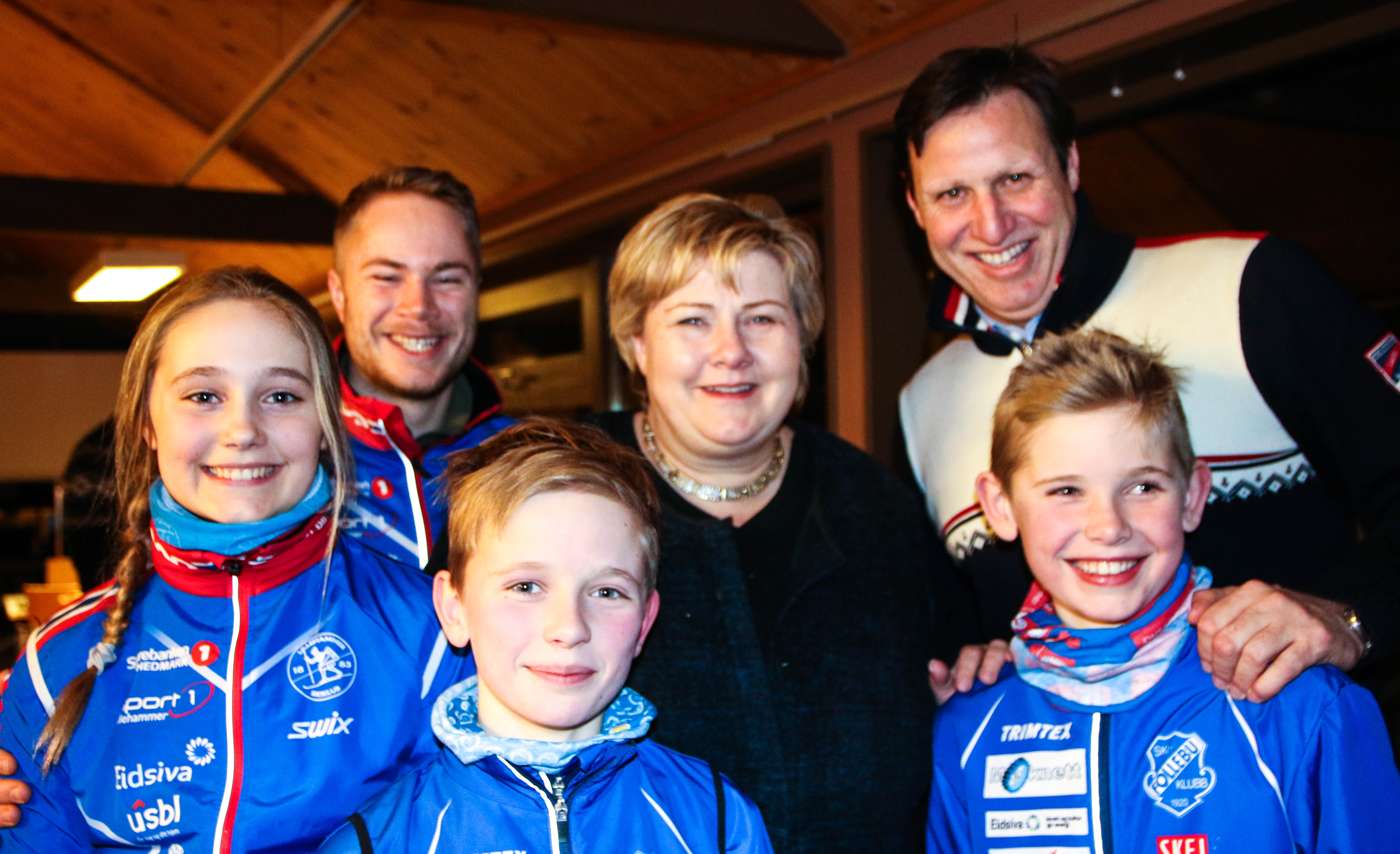Erna Solberg møtte unge utøvere og trenere på Lillehammer sammen med idrettspresident Tom Tvedt. Foto: Karl Filip Singdahlsen/NIF