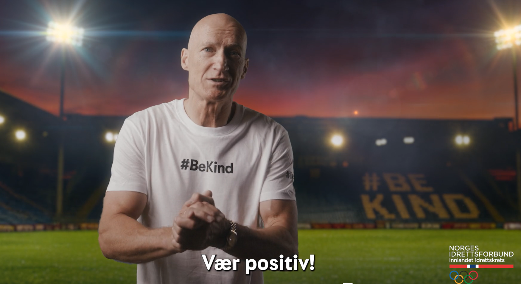 Stjerner fronter #BeKind-kampanjen