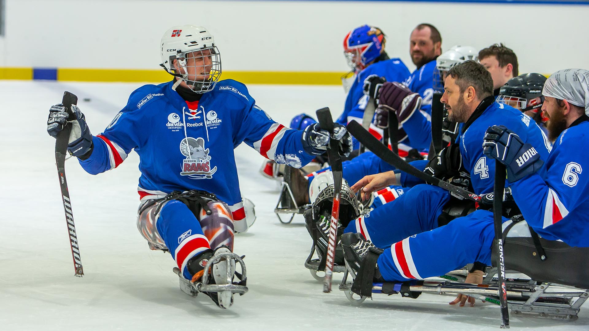 Årshjulet er et hjelpemiddel kan bidra til større forutsigbarhet på viktige aktiviteter gjennom året. Her fra paraishockeyturnering i Åsane Arena i mars. Foto: Tove Lise Mossestad