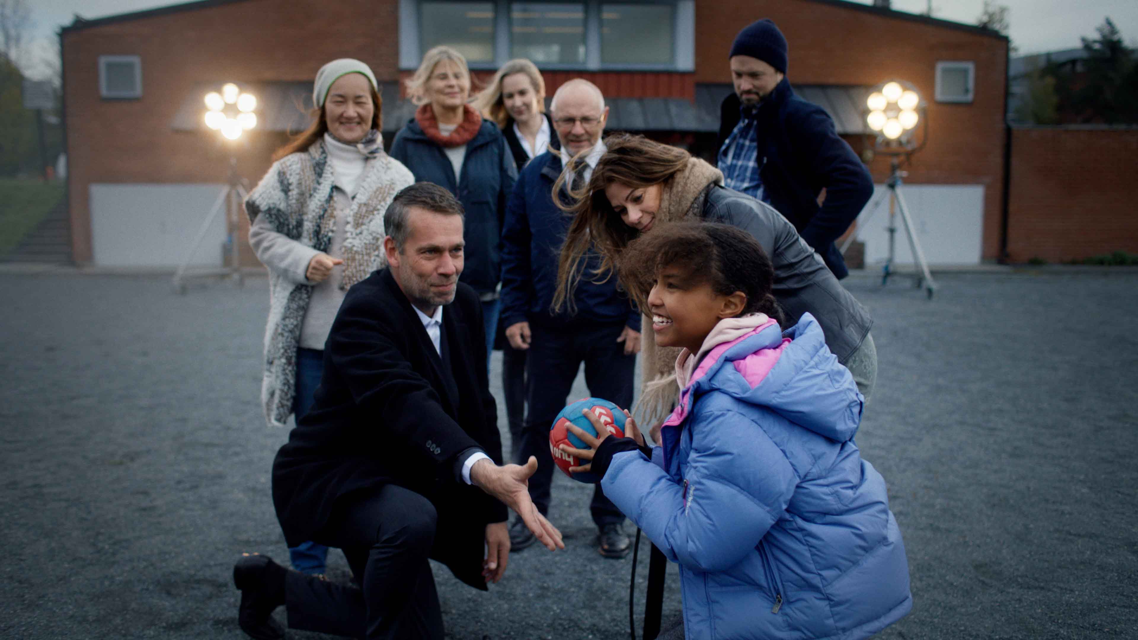 De frivillige er De uvurderlige. Idrettens ekte helter. Vi ønsker deg med på laget. Her finner du informasjon om hvordan du kan engasjere deg i norsk idrett