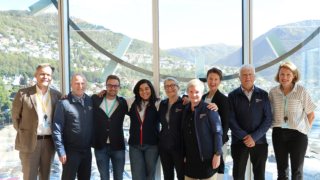 Vestlandshuset f.v. Per Morten Ekerhovd, Knut Songve, Stian Davies, Zaineb Al-Samarai, Anne-Kristine Aas, Tone Stavland, Natalia Golis, Nils R. Sandal og Britt Karen Spjeld.
Foto: Janne Landås